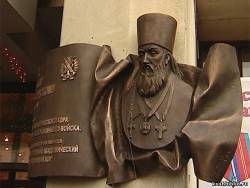 Служа другим, расточаю себя