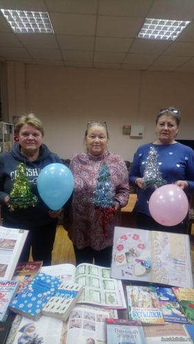 «В лесу родилась елочка»: предновогодняя встреча участниц «Клуба увлеченных читательниц»