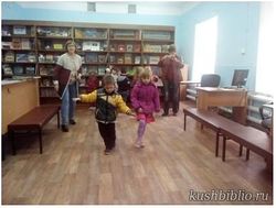 Заседание клуба по интересам «Почемучки»: Будем песни распевать, в игры разные играть