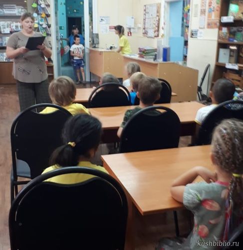 «Их стихи мы знаем с детства»: час поэзии