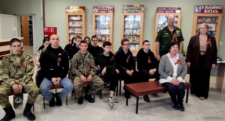 Сквозь года звенит Победа