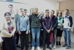 Подвиг героев-парашютистов